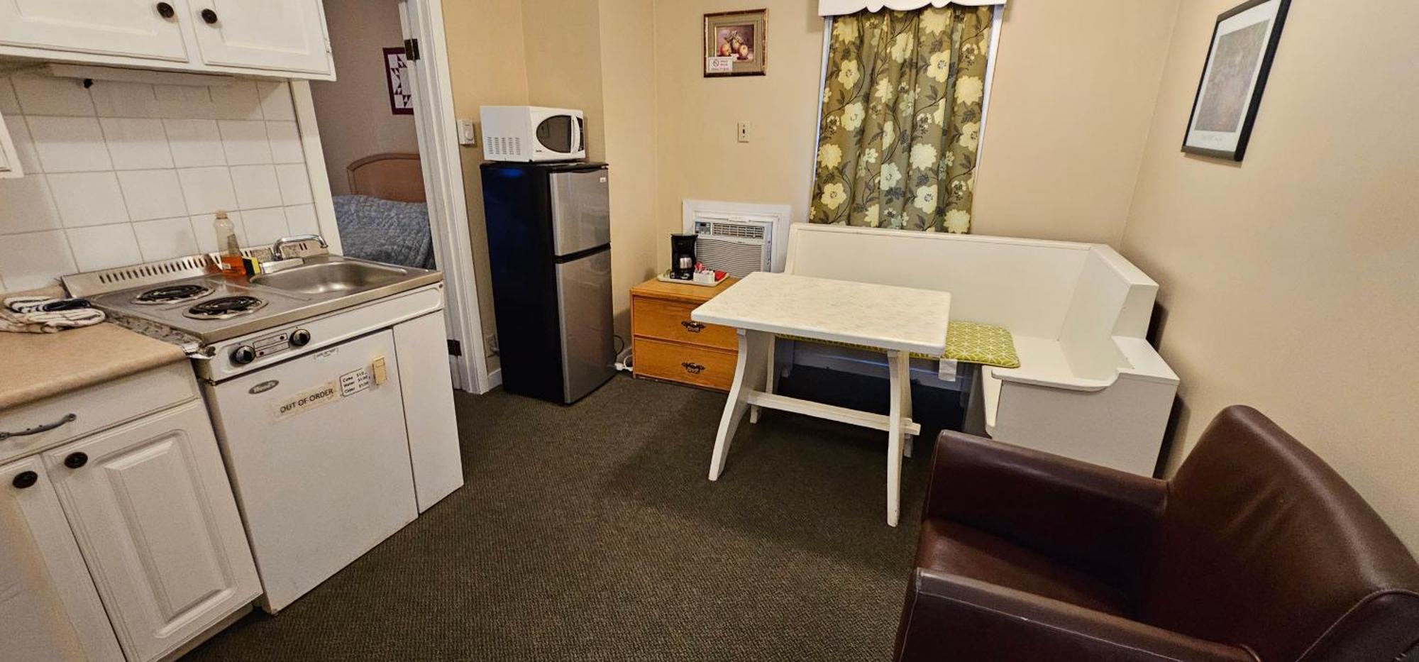 Swiss Chalets Motel Hope Εξωτερικό φωτογραφία