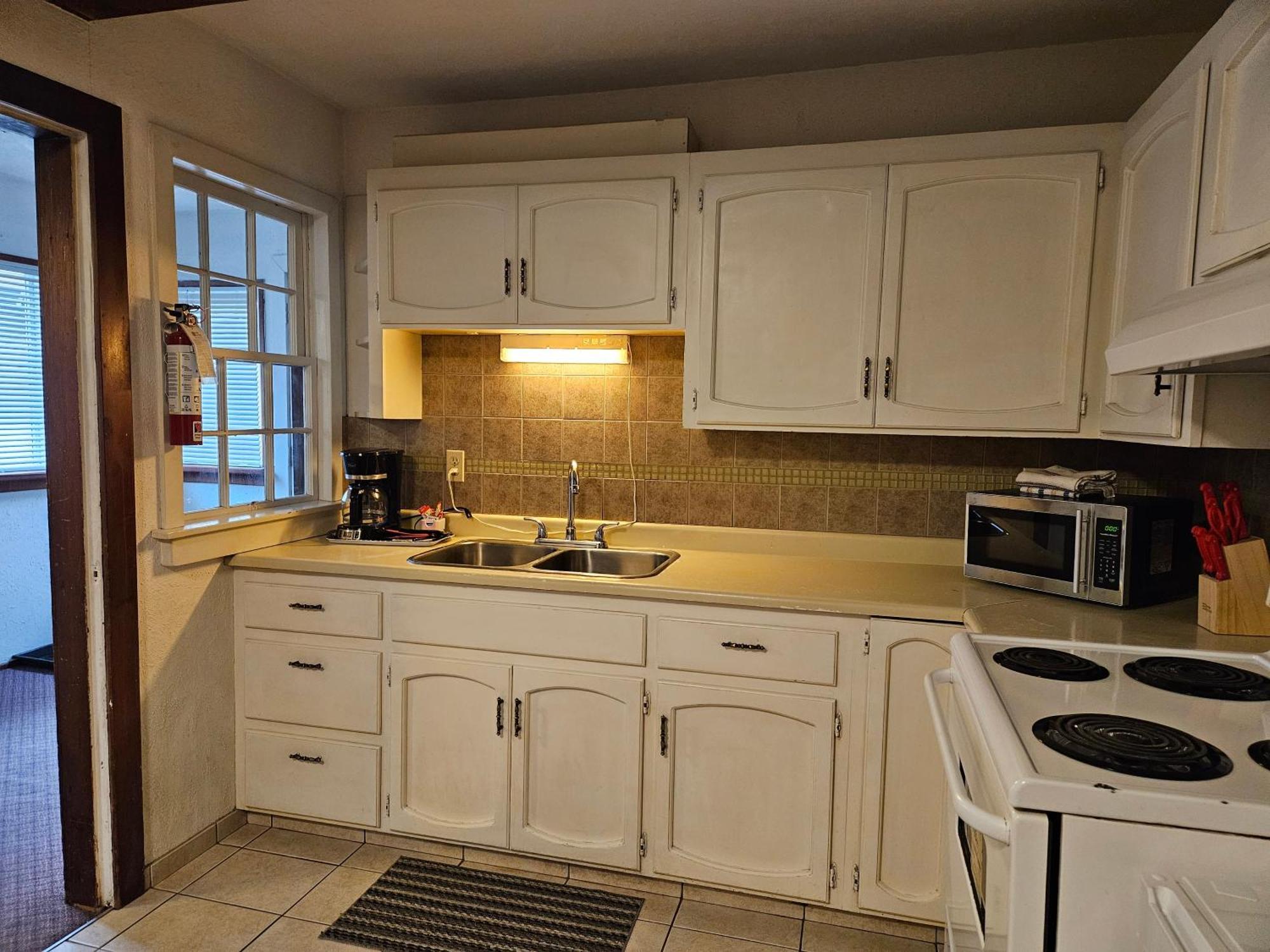 Swiss Chalets Motel Hope Εξωτερικό φωτογραφία