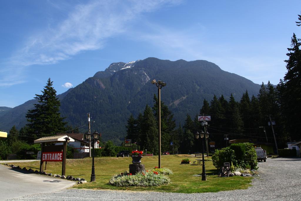 Swiss Chalets Motel Hope Εξωτερικό φωτογραφία